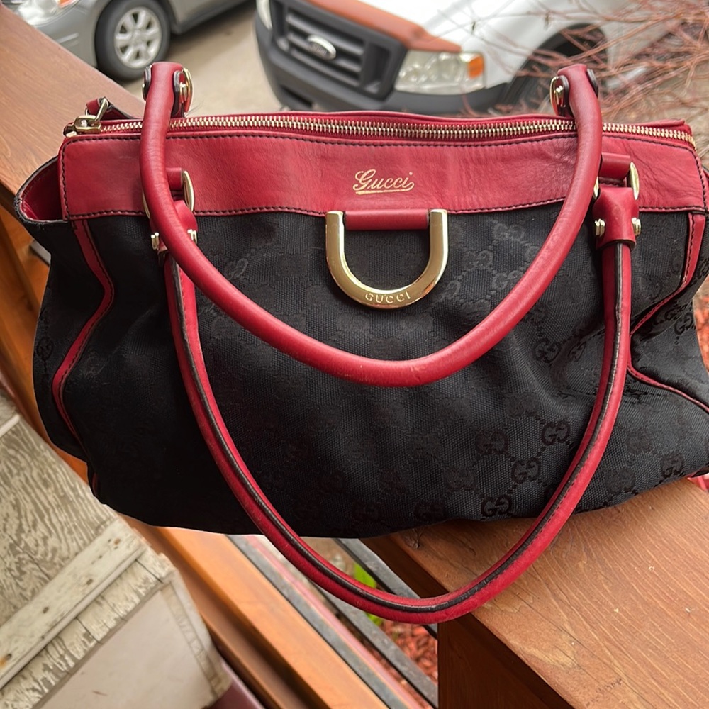 Beautiful Gucci Black/Red Canvas/Leather Bag.